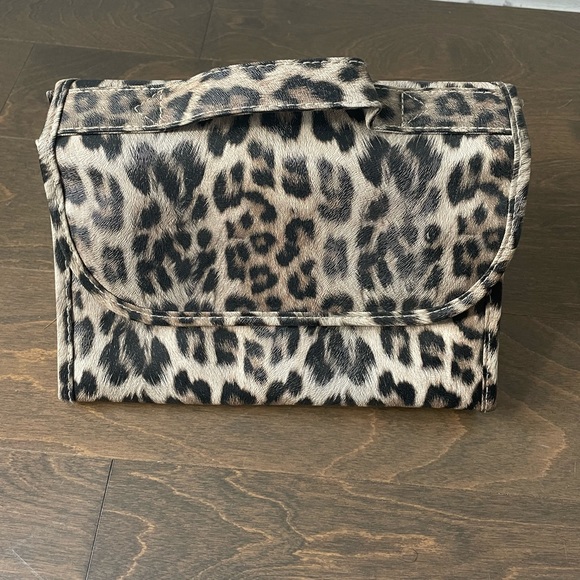 Leopard canvas cosmetic bag - Picture 1 of 3